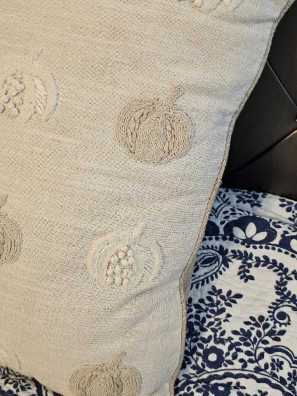 2 Down Filled Pillow Pillows Off White Knitted Pumpkin Pumpkins Autumn Fall EUC